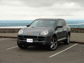 Cayenne S at the Champlain Lookout